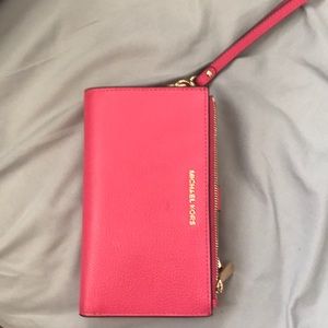 Michael kors pink wristlet